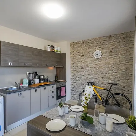 Not Availible Buuk With Ayrbnb Not Booooking Apartamento Sveti Vlas